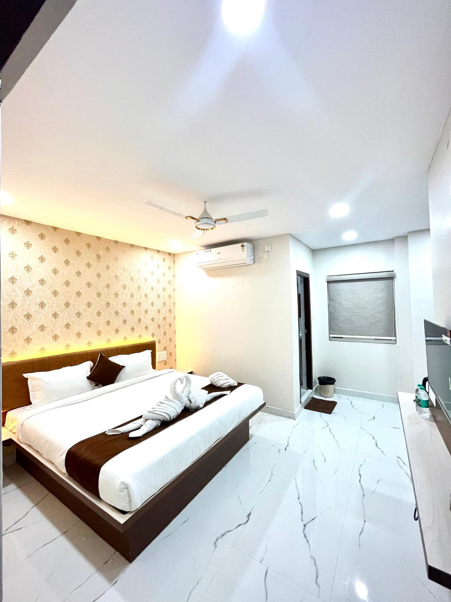 Hotel Mithra Grand Hyderabad Esterno foto